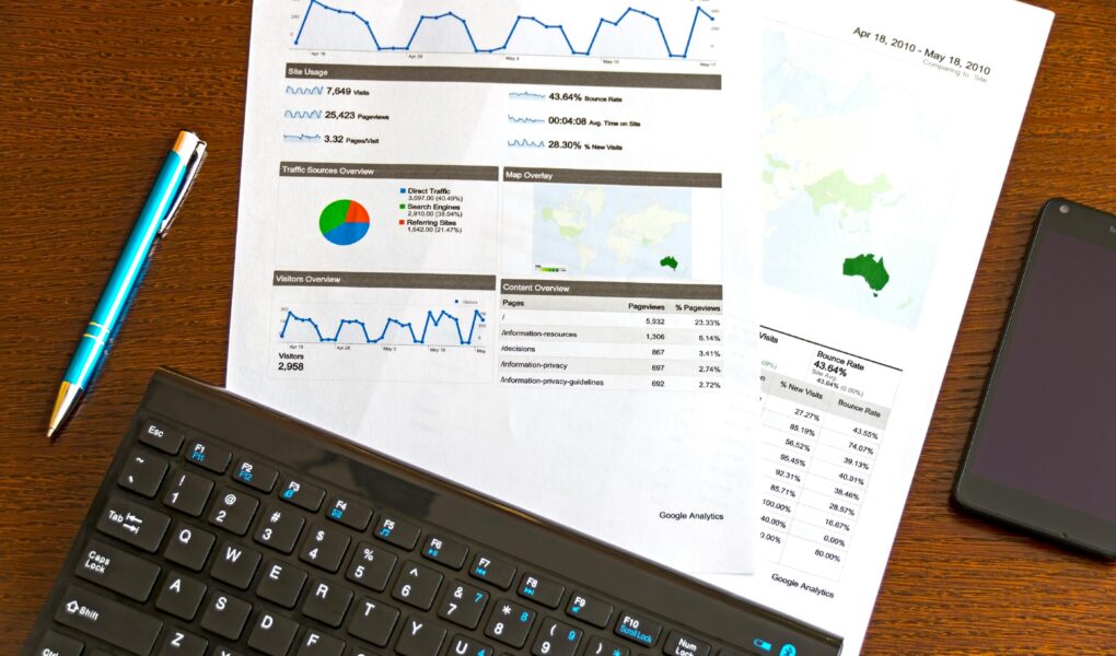 Understanding Amplitude Analytics: Features & Alternatives (2025)